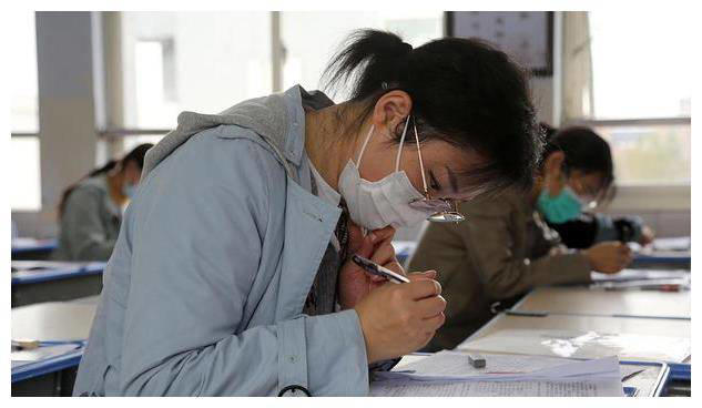 企鹅取消食堂福利，裁员降薪进行时，互联网要走下行了？