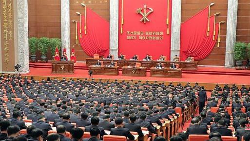 朝鲜约140万名青年同盟干部和青年学生报名参军或复队